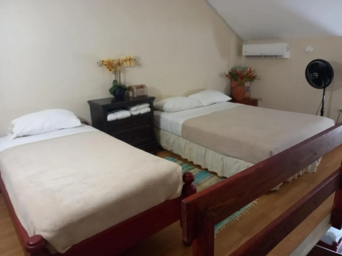 Ella'S Park View Townhouse Crown Point Daire 0*,  Trinidad ve Tobago